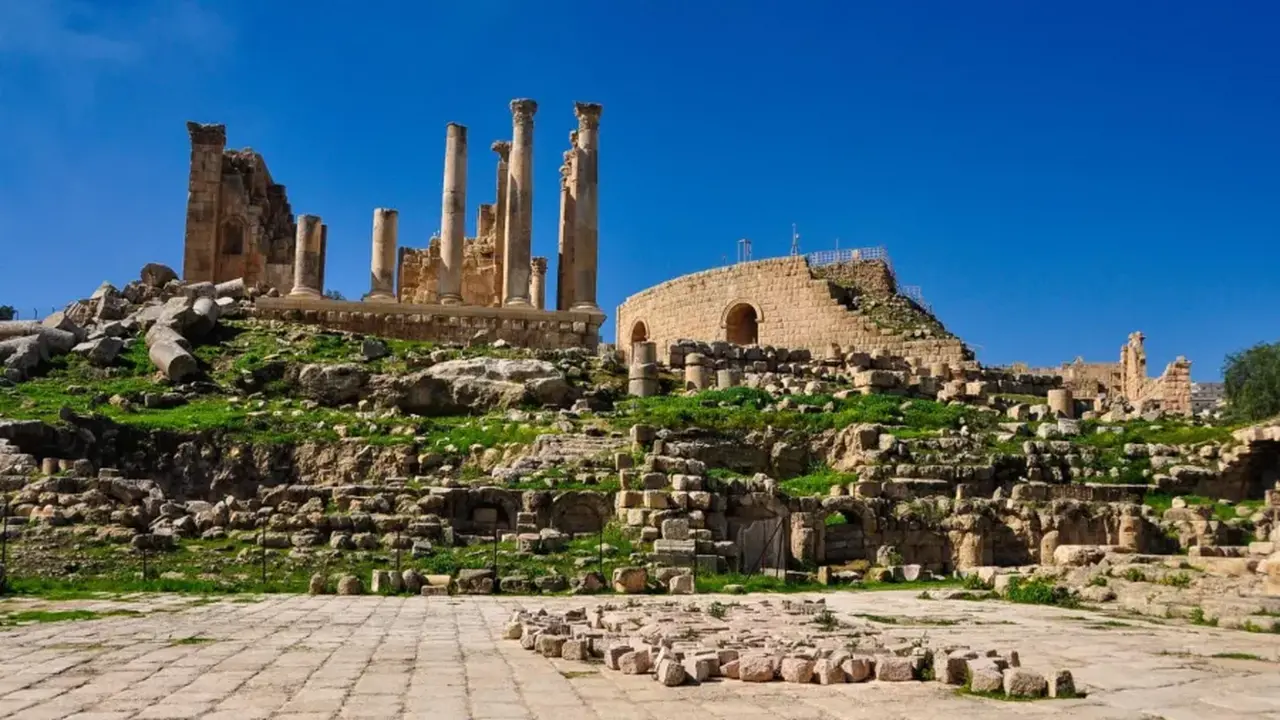 الأرصاد الجوية تتوقع ارتفاع درجات الحرارة وطقسًا مغبرًا في الأردن الأيام القادمة